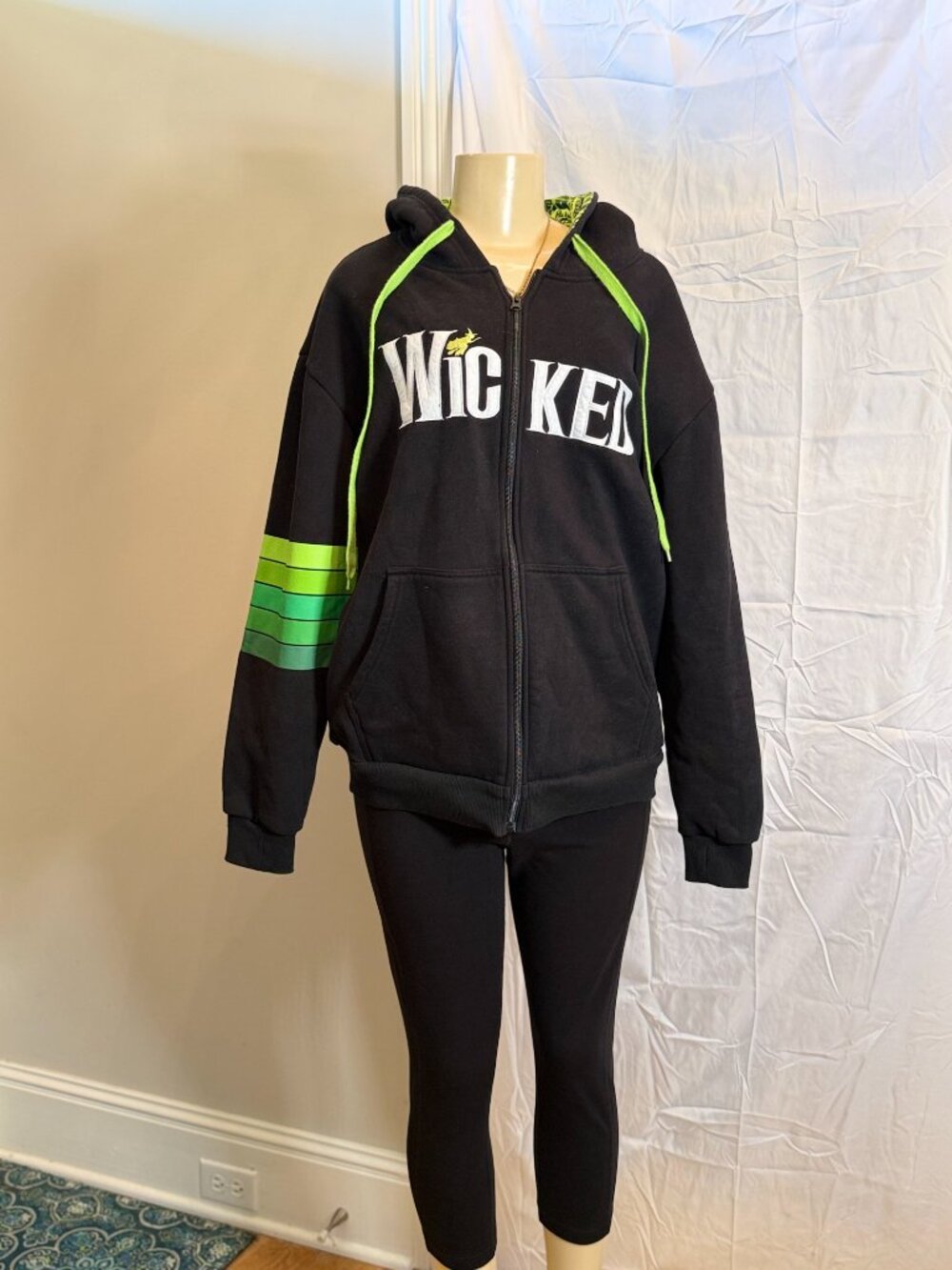 Wicked Front Zip Hoodie Women's Large. Like new!